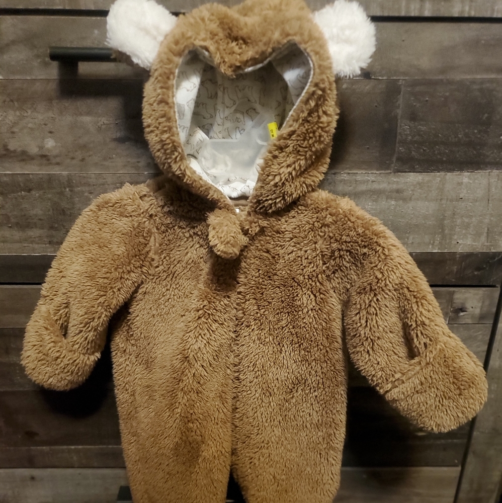 sz NB fuzzy bear zip up jumpsuit